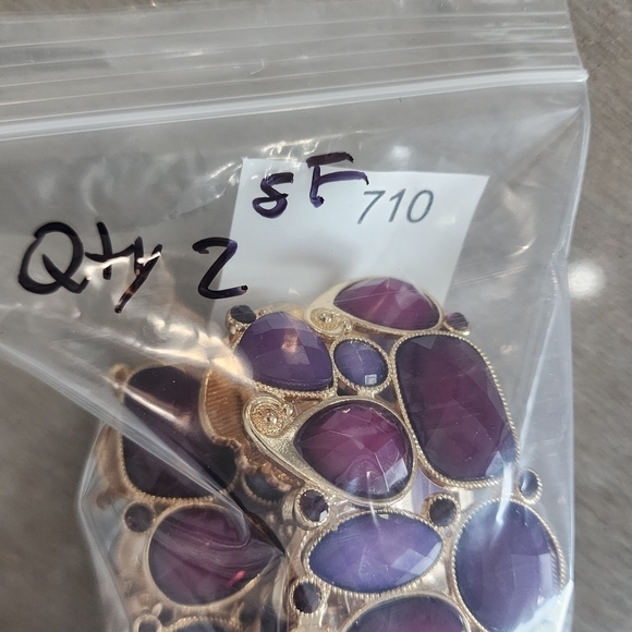 Elegant Royal Purple Gemstone & Gold Stretch Bracelet - Picture 7 of 7